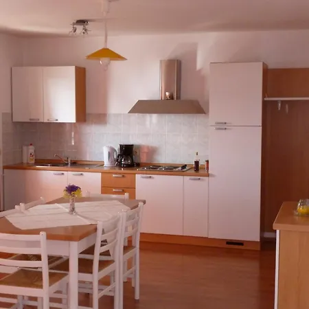 Apartment In Barbat - Insel Rab 33077 Apartman
