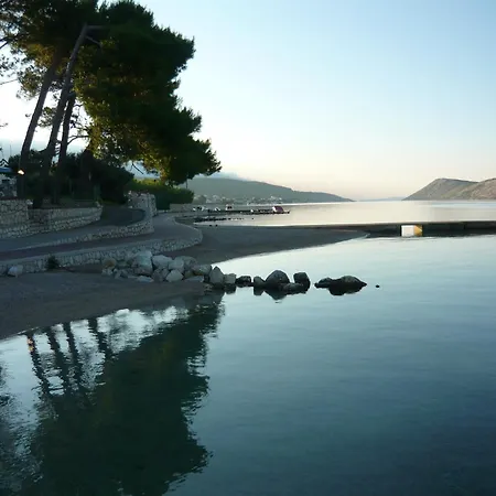 Apartment In Barbat - Insel Rab 33077 *