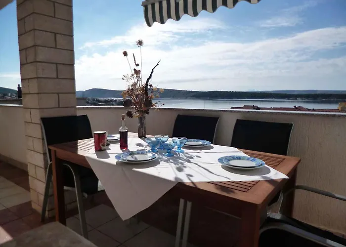 Apartment In Barbat - Insel Rab 33077