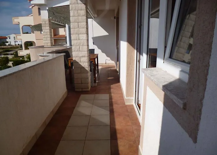 Apartment In Barbat - Insel Rab 33077 Apartment